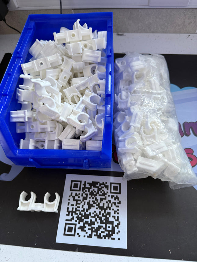 Talon 15mm Snap-In Pipe Clips — Job Lot (87 Double + 100 Single)